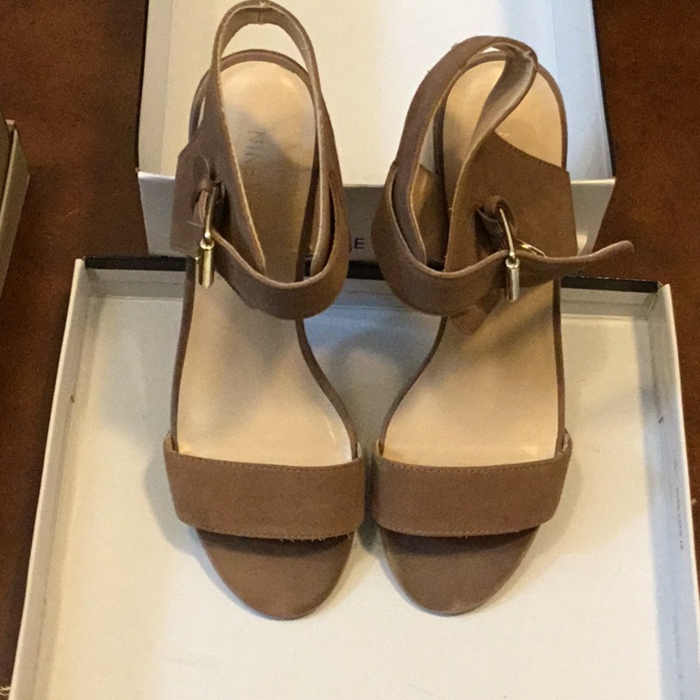 Nine West Leather Garvanza Sandals,size 8M suede beige